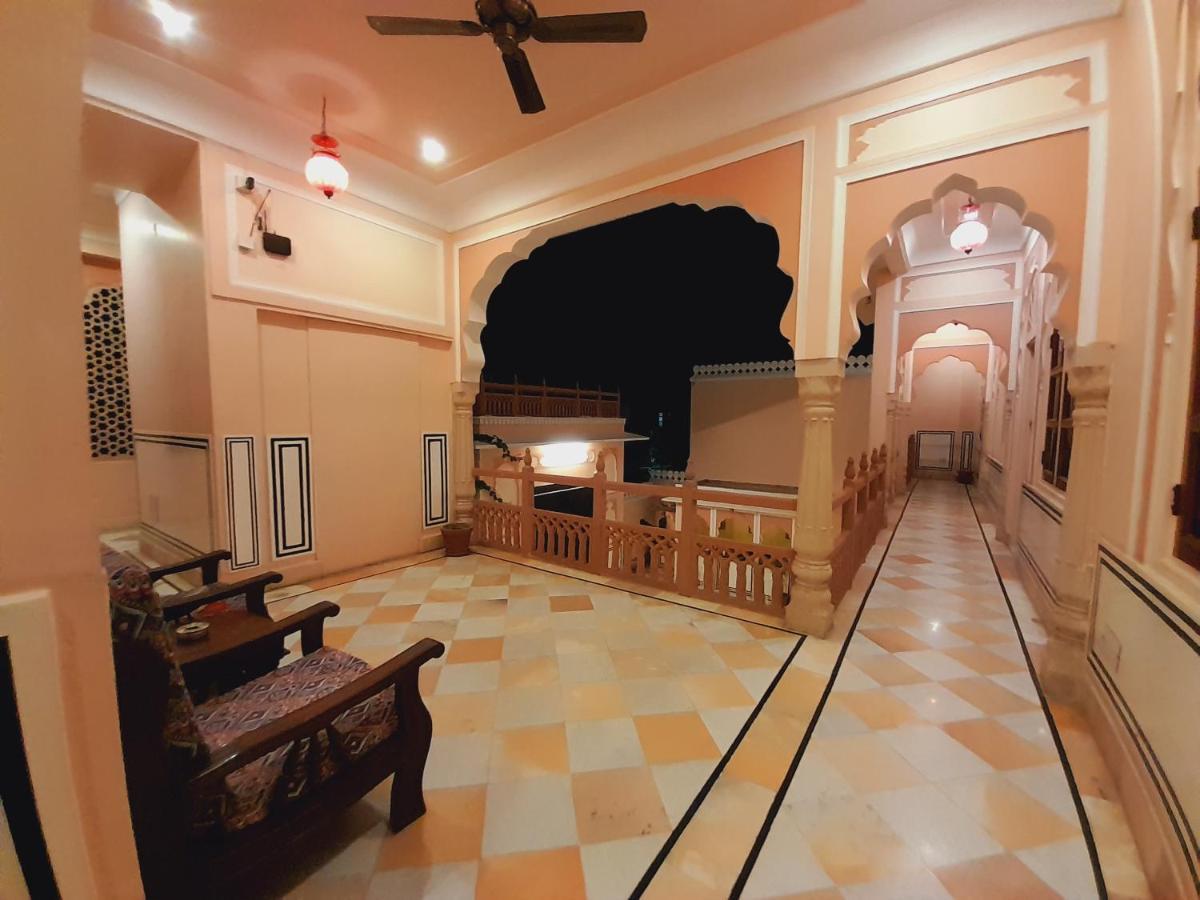 Hotel Raj Rajeshwari Haveli à Jaipur Extérieur photo