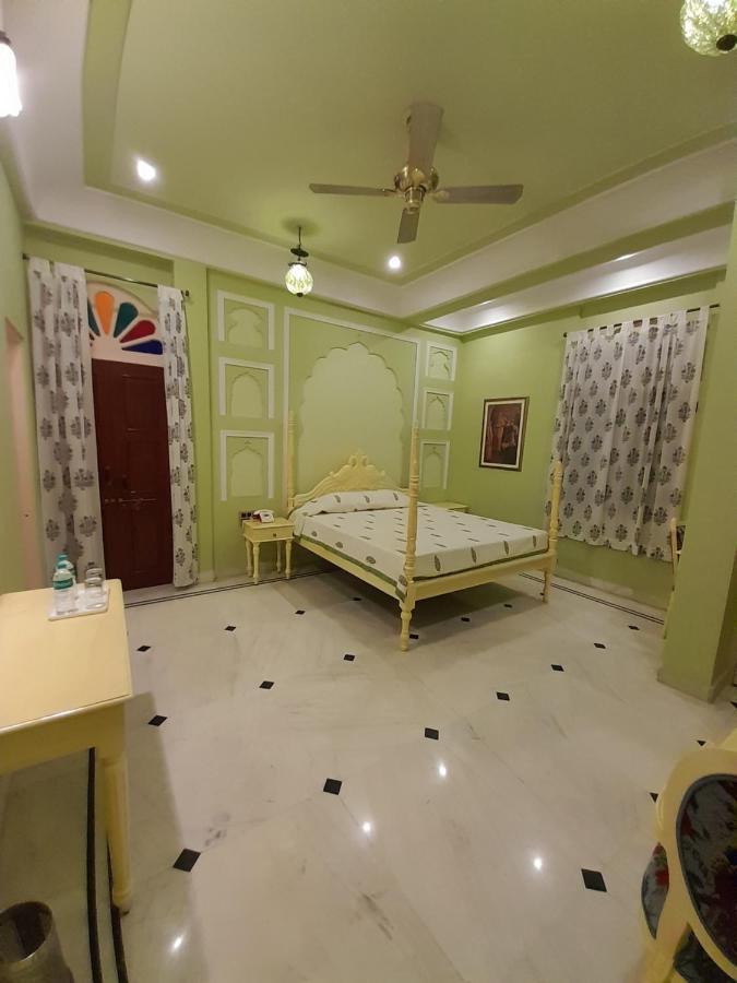 Hotel Raj Rajeshwari Haveli à Jaipur Extérieur photo