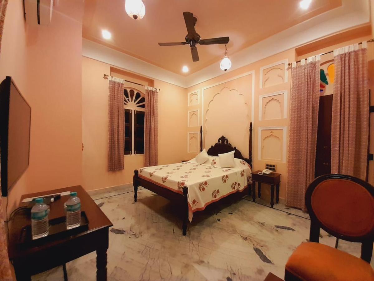 Hotel Raj Rajeshwari Haveli à Jaipur Extérieur photo